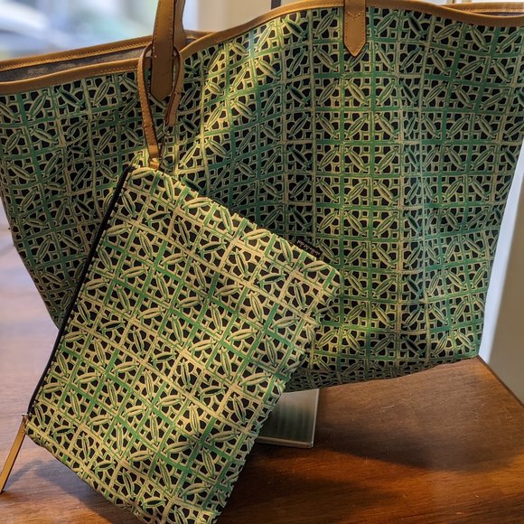 Reversible Voyage Tote - Chambray/Mint - Picture 1 of 3